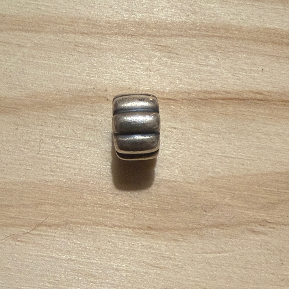 Pandora charm clip on